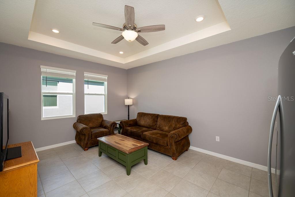 TWISTED OAKS - Residential