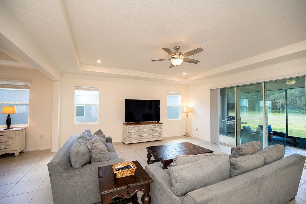 TWISTED OAKS - Residential