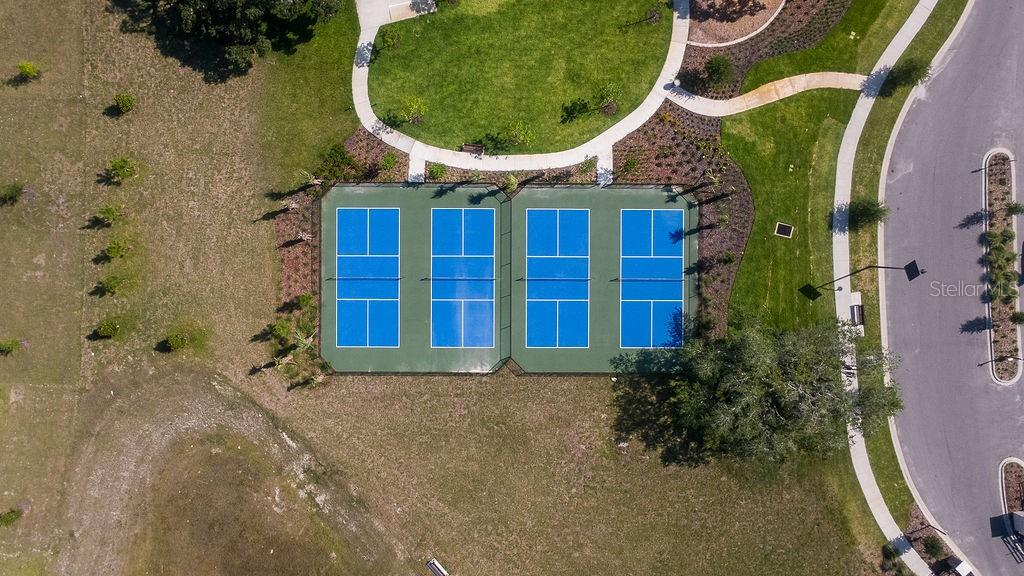TWISTED OAKS - Residential
