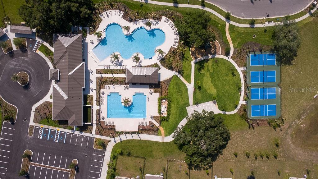 TWISTED OAKS - Residential