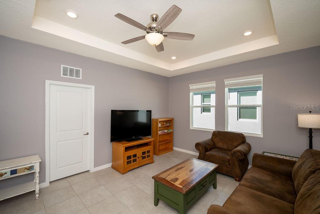 TWISTED OAKS - Residential