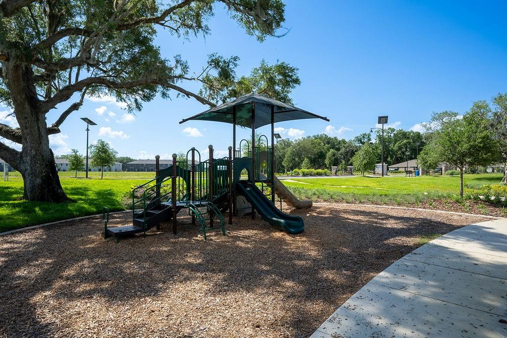 TWISTED OAKS - Residential