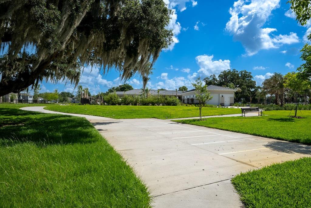 TWISTED OAKS - Residential