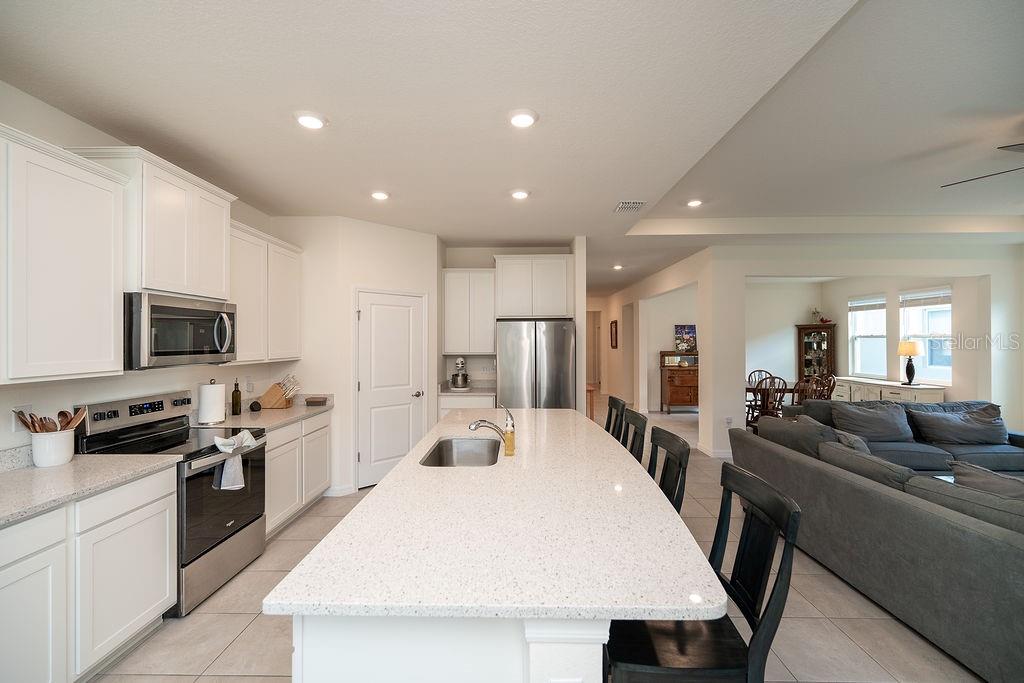 TWISTED OAKS - Residential