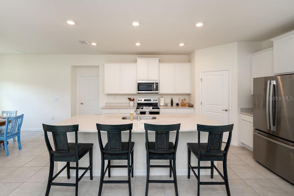 TWISTED OAKS - Residential