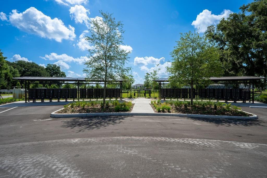 TWISTED OAKS - Residential