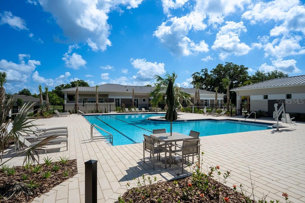 TWISTED OAKS - Residential