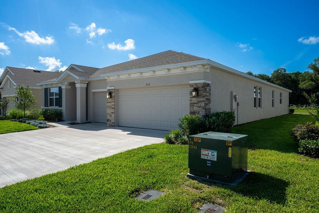 TWISTED OAKS - Residential