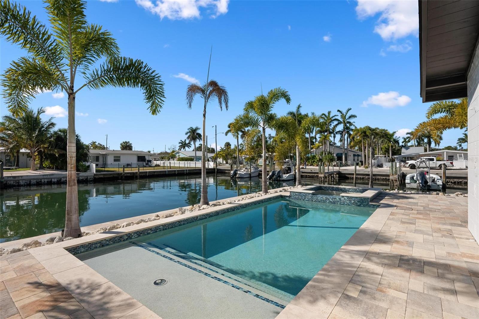 SUNRISE PARK - Residential