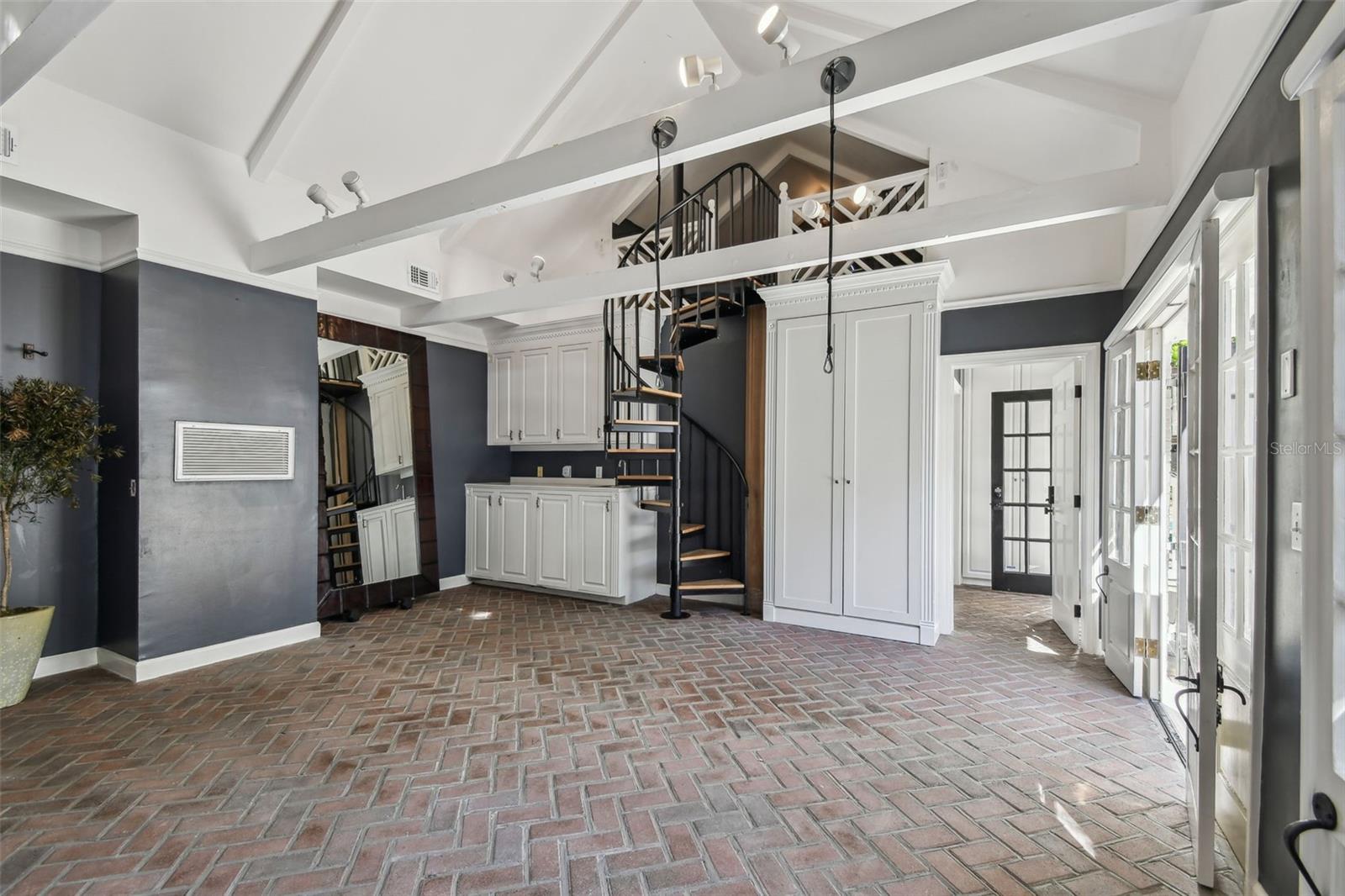 GOLF VIEW PLACE - Residential