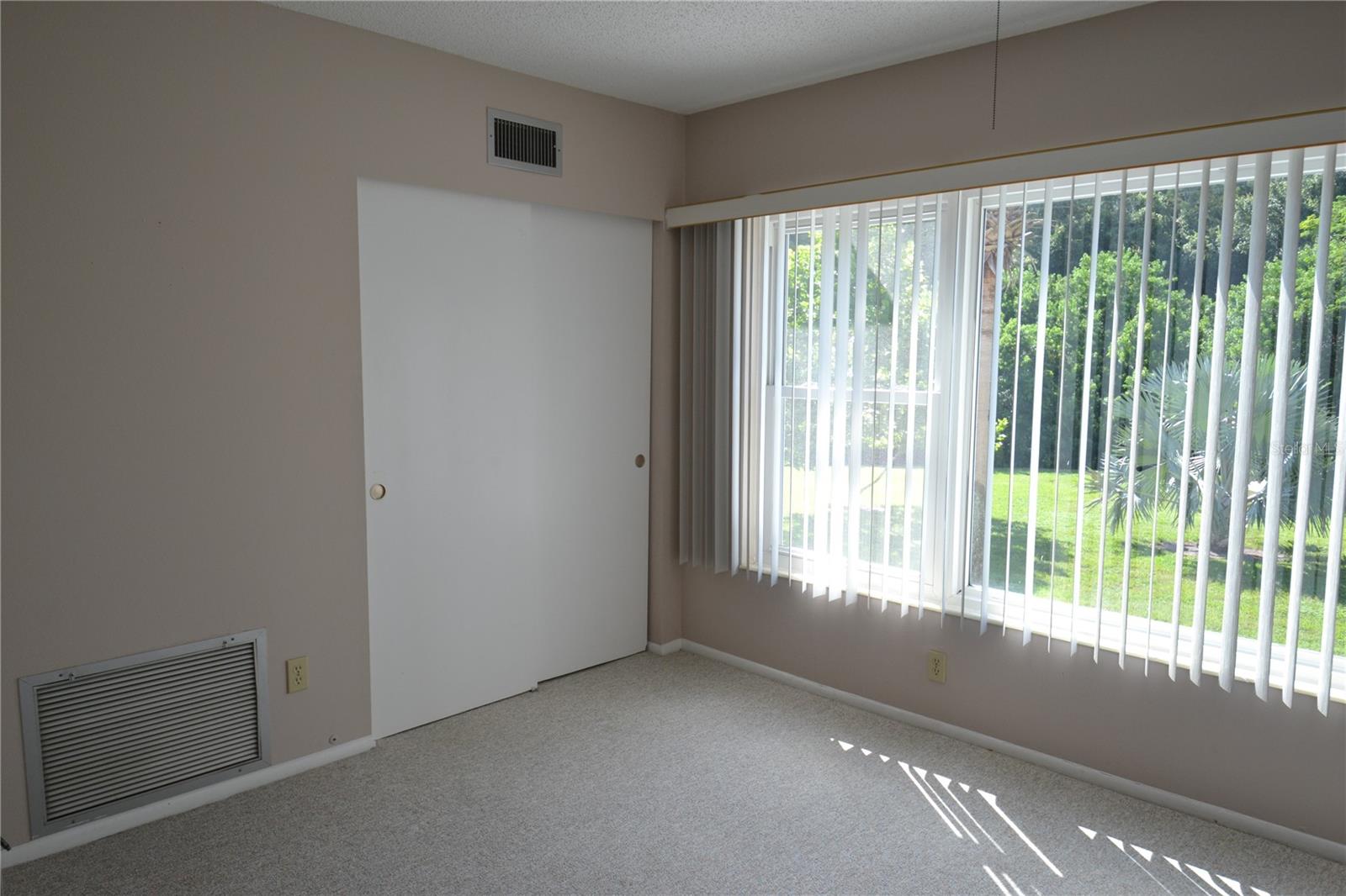 ON TOP OF THE WORLD - Residential Lease