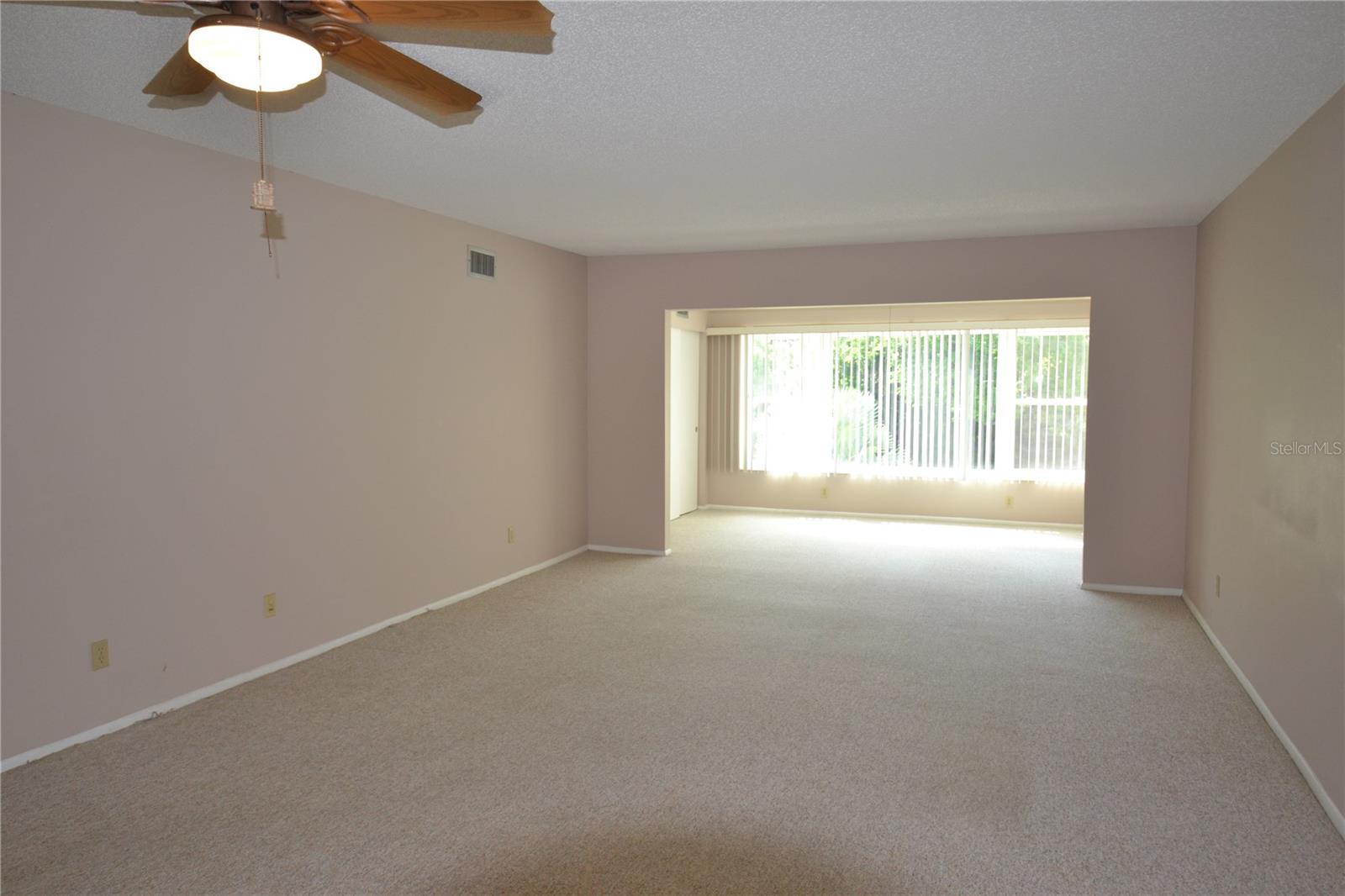 ON TOP OF THE WORLD - Residential Lease
