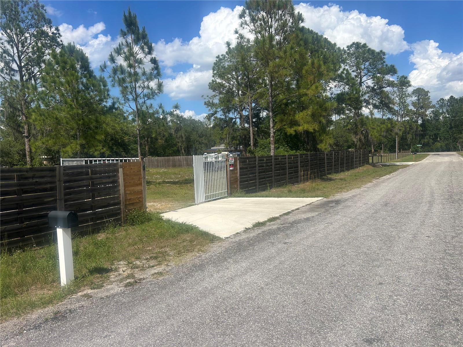 OAKRIDGE ESTATES - Residential
