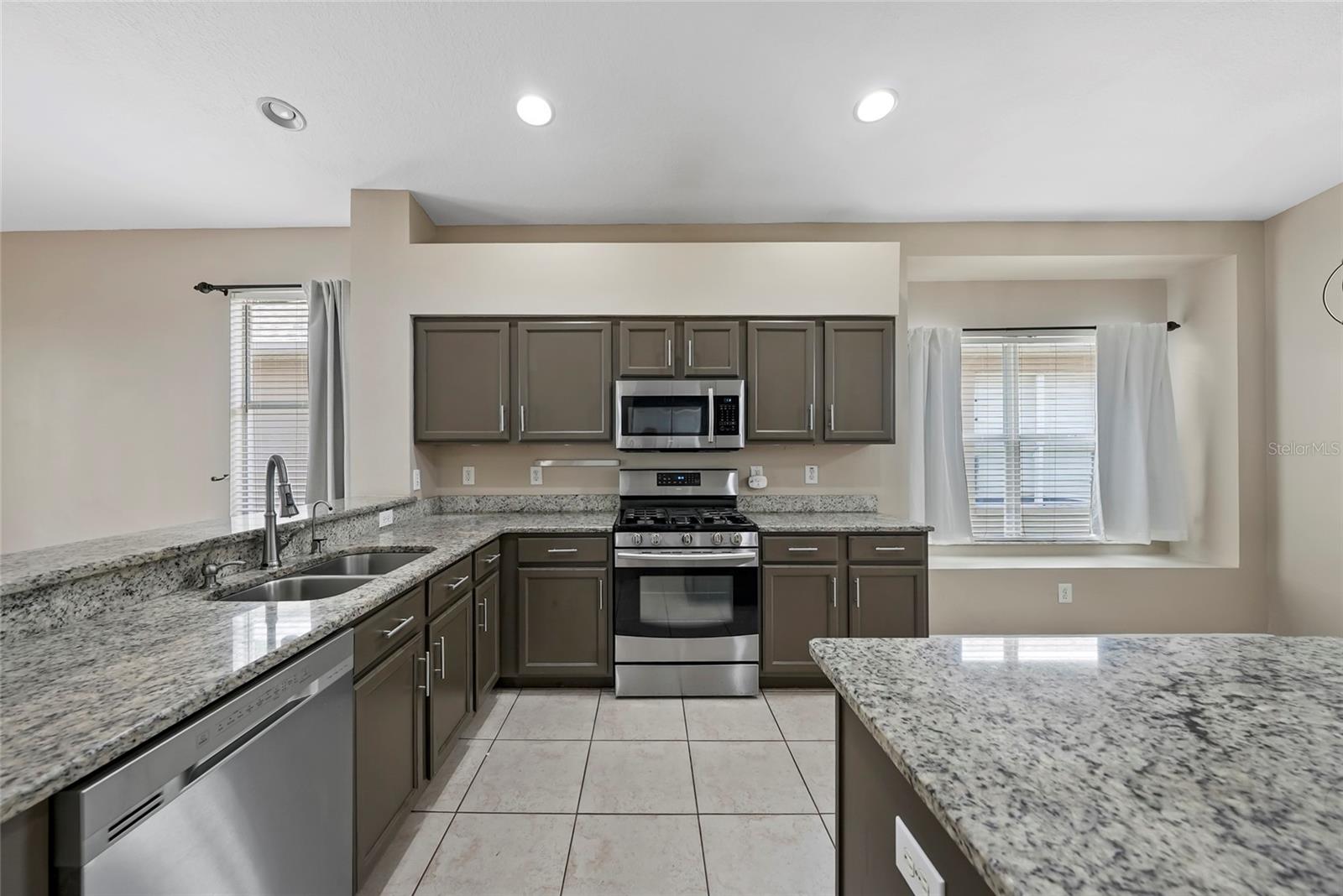 SOUTH FORK UNIT 2 - Residential Lease