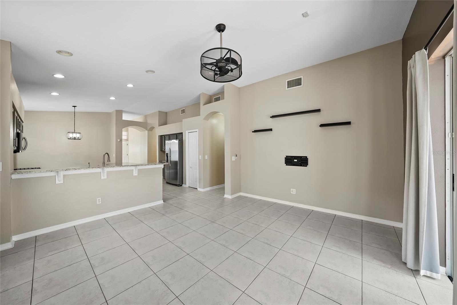 SOUTH FORK UNIT 2 - Residential Lease