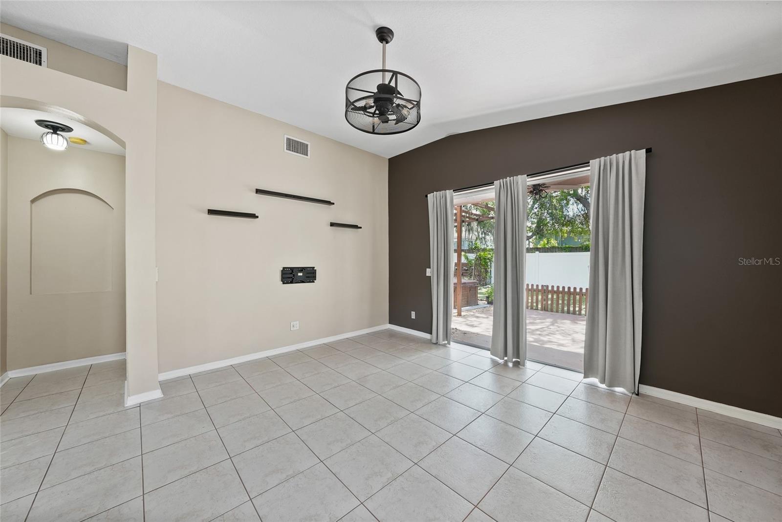 SOUTH FORK UNIT 2 - Residential Lease