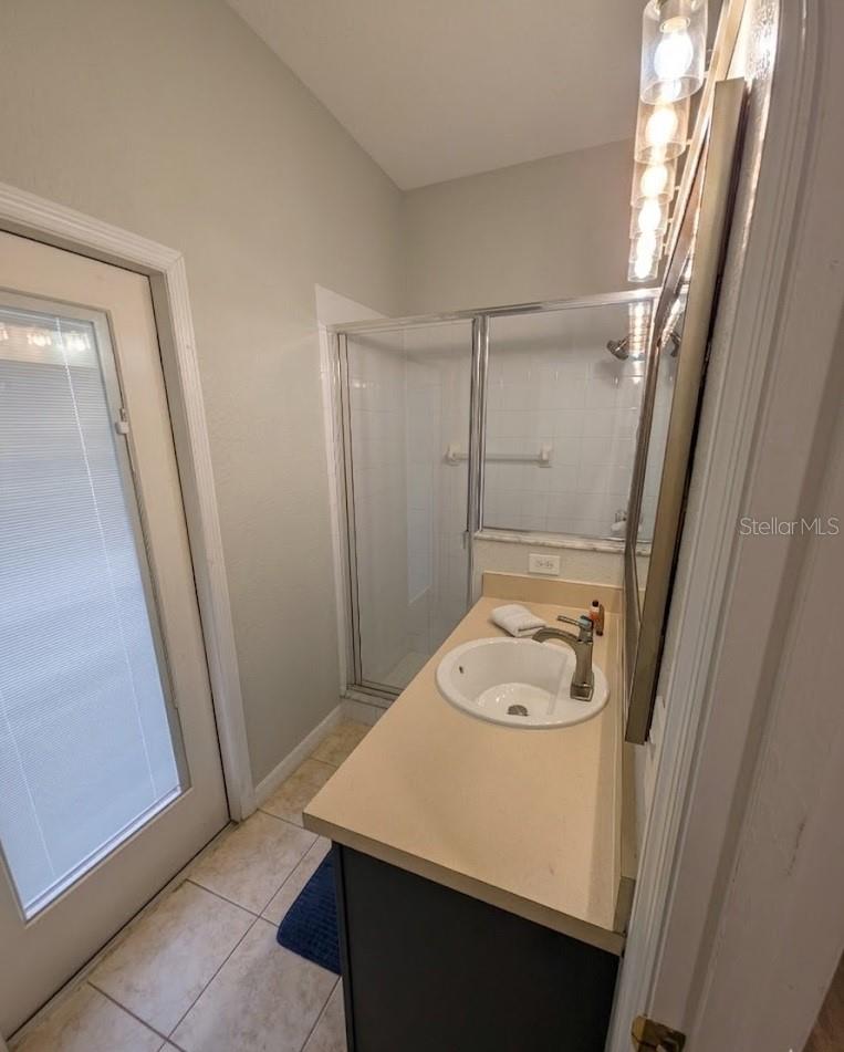 HIGH GROVE - Residential Lease
