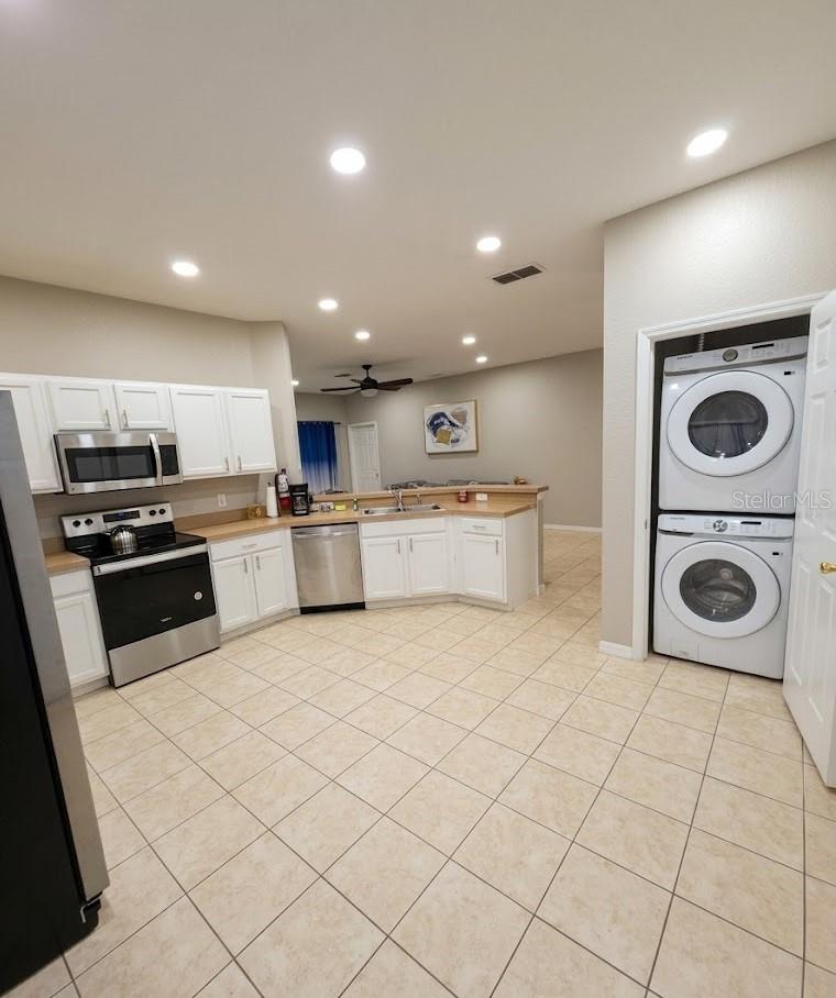 HIGH GROVE - Residential Lease