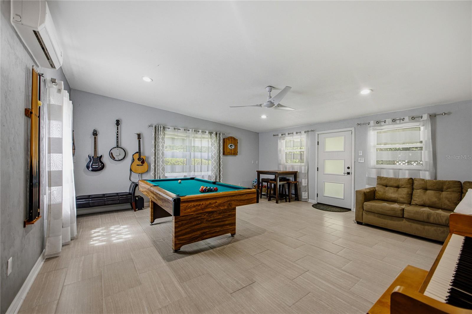 PALM VIEW ESTATES - Residential