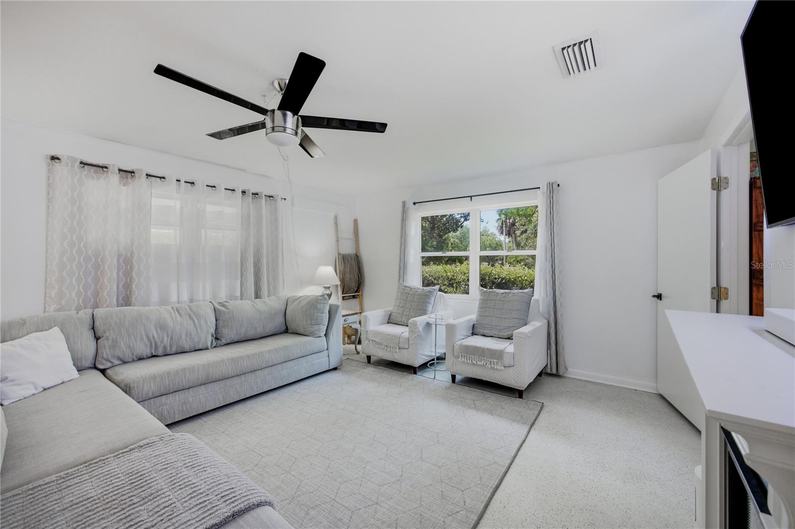 PALM VIEW ESTATES - Residential