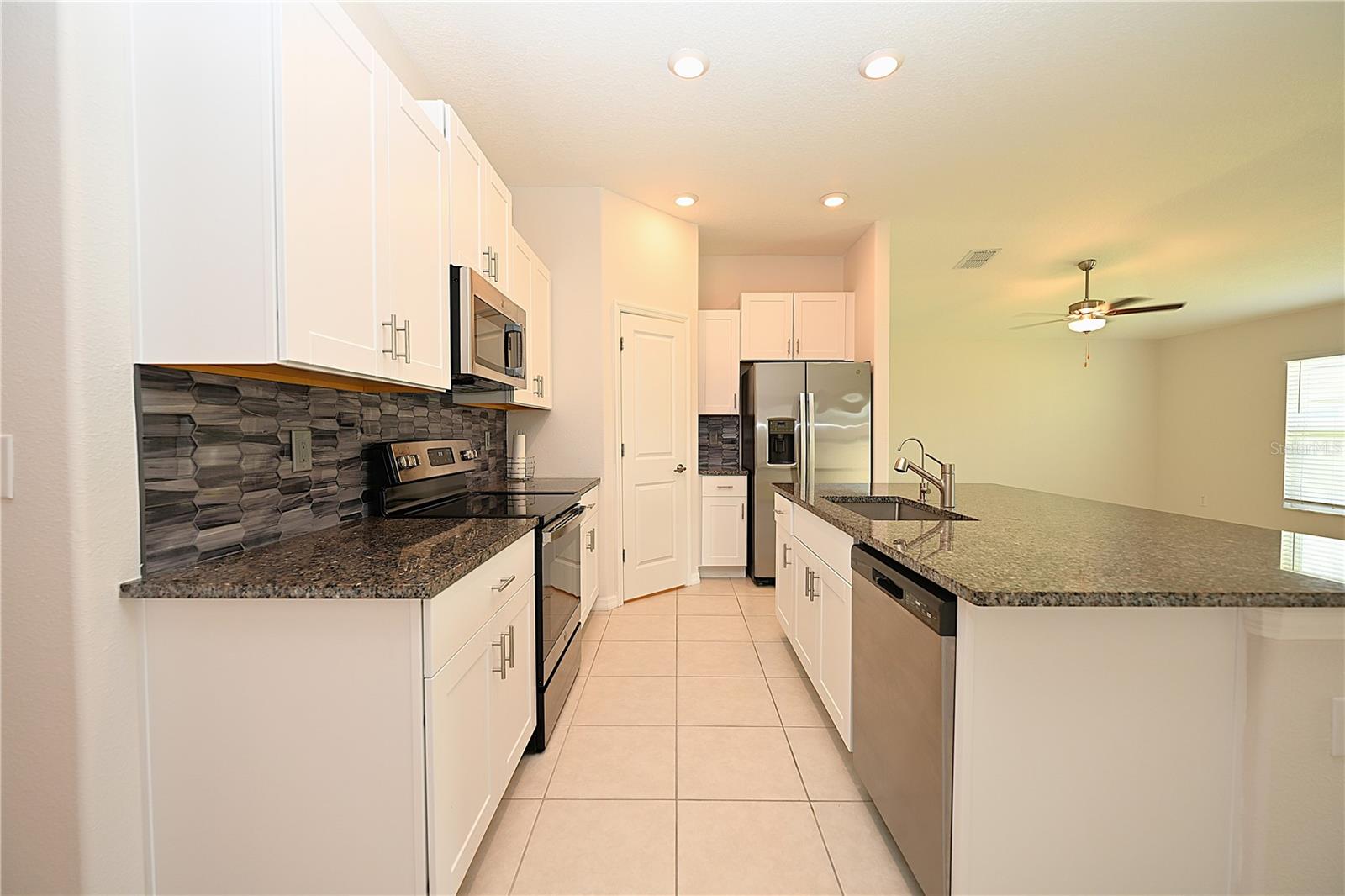 SADDLE CREEK - Residential Lease