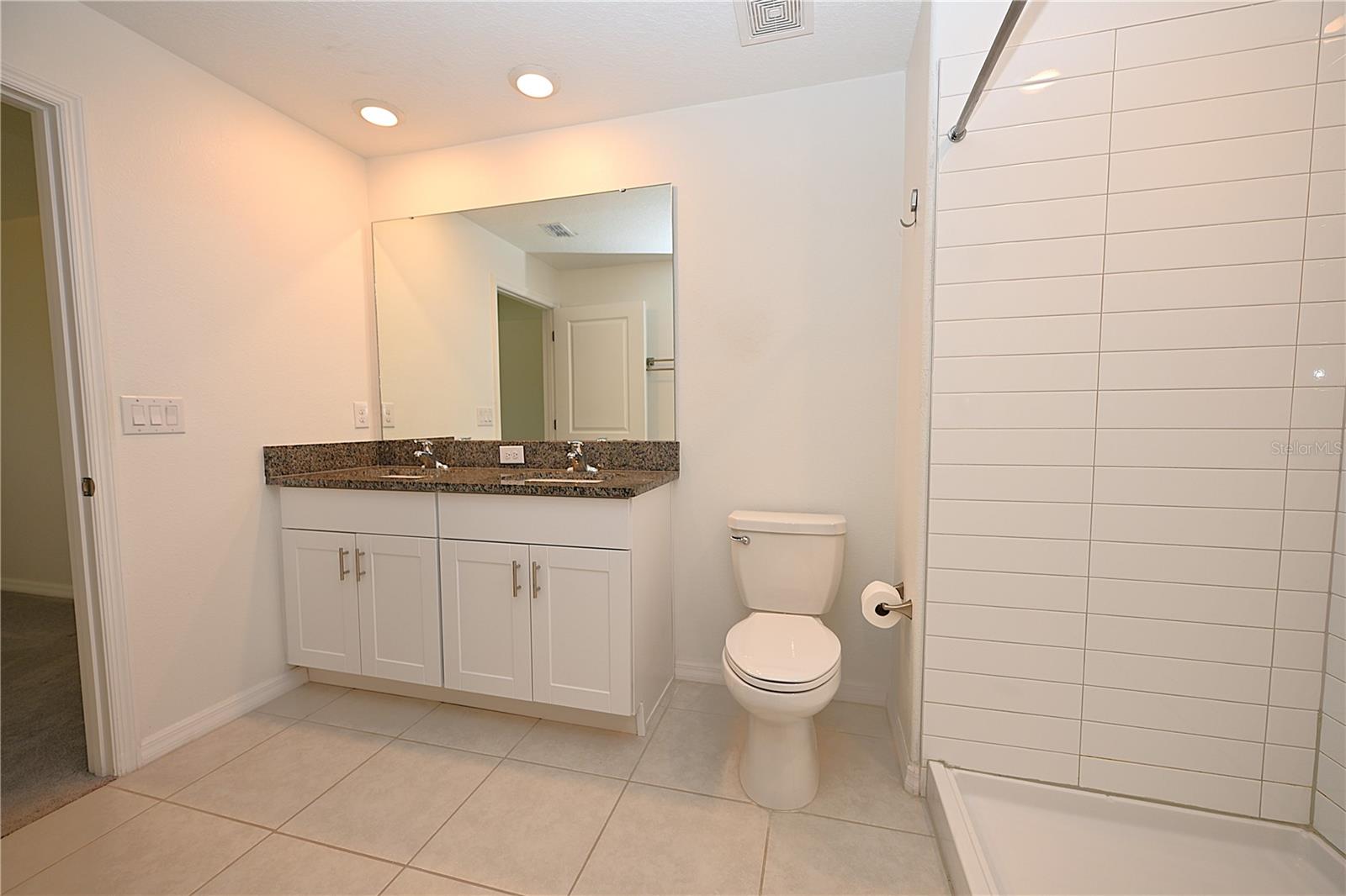 SADDLE CREEK - Residential Lease