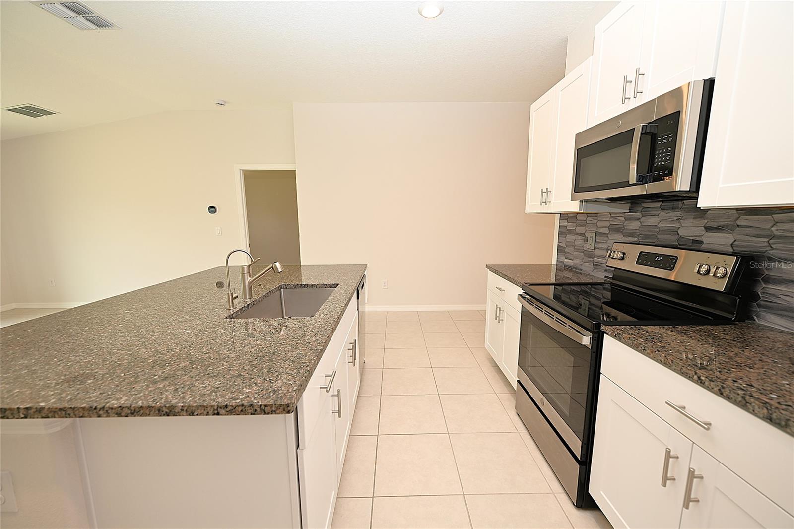 SADDLE CREEK - Residential Lease