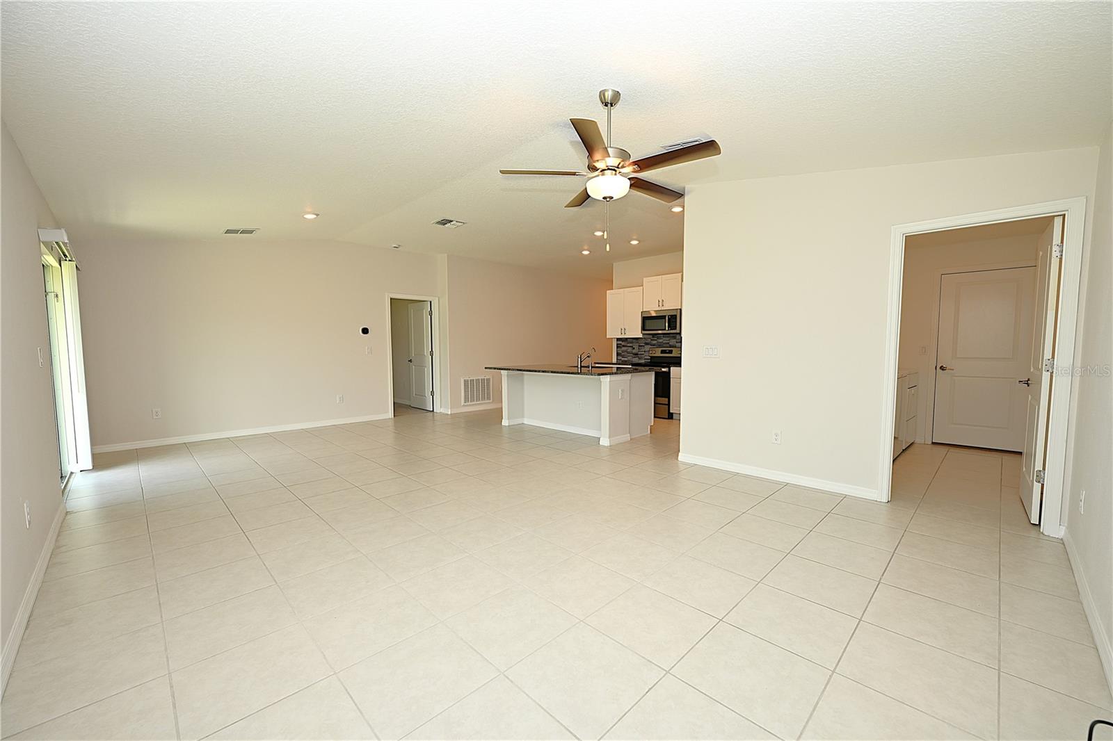 SADDLE CREEK - Residential Lease