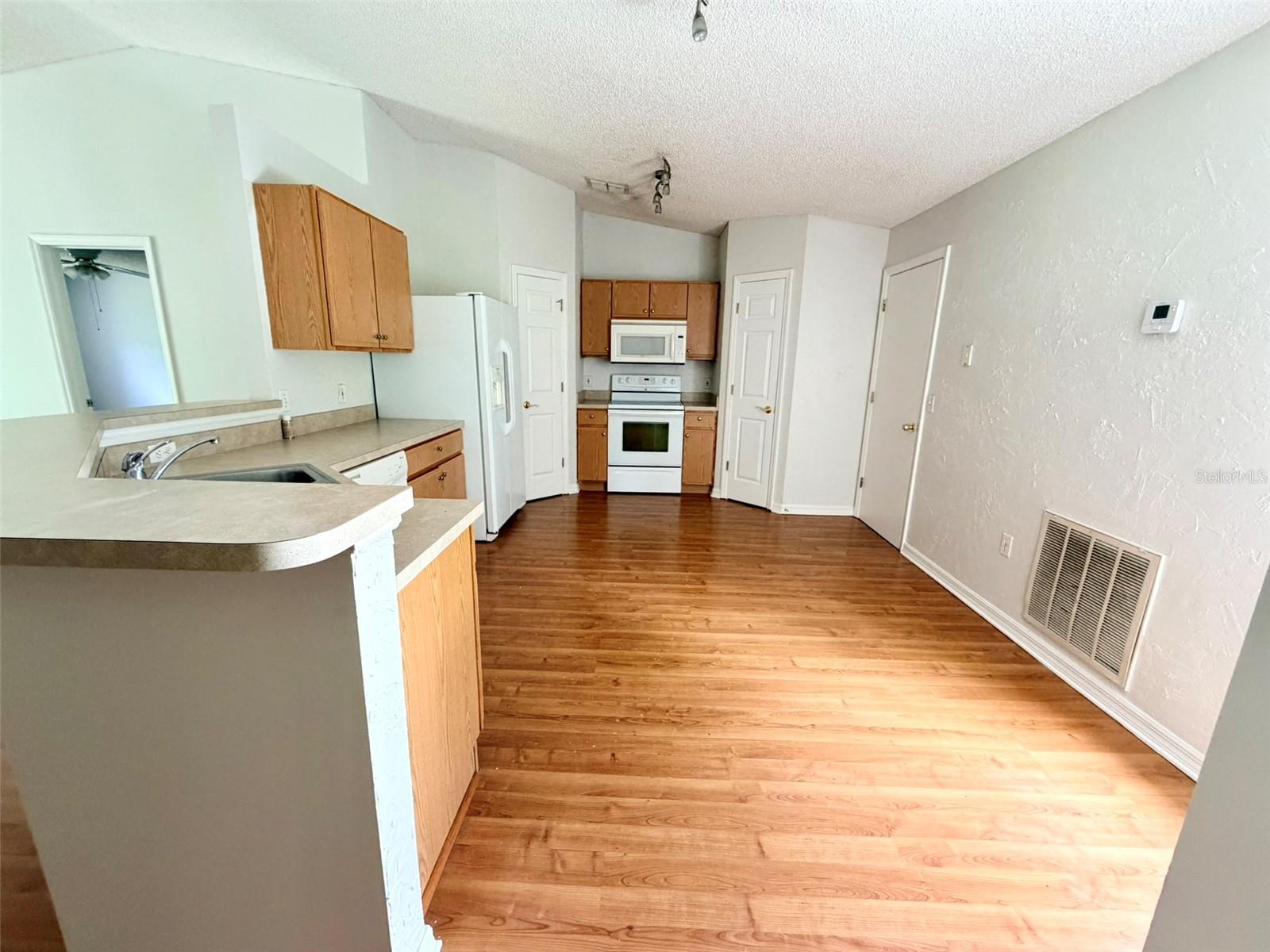 WEKIVA SPGS RESERVE PH 01 - Residential Lease