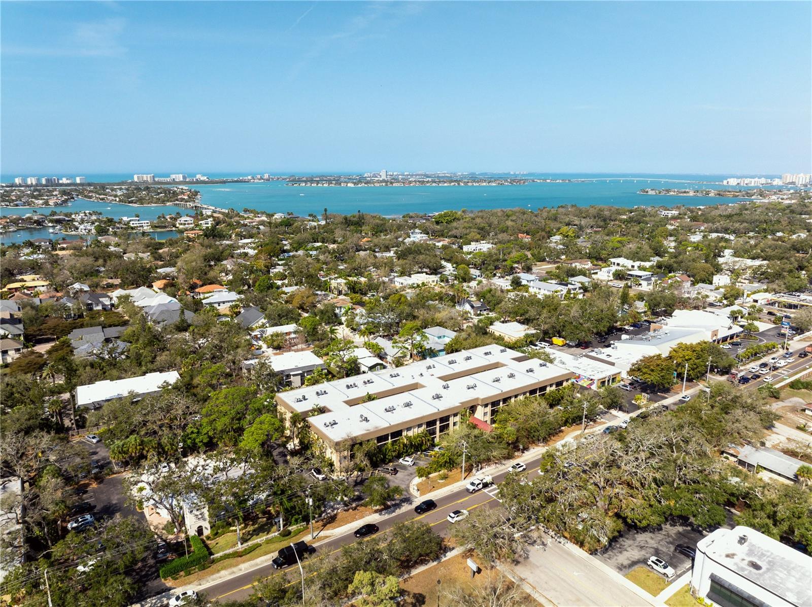 PLAZA GARDENS - Residential
