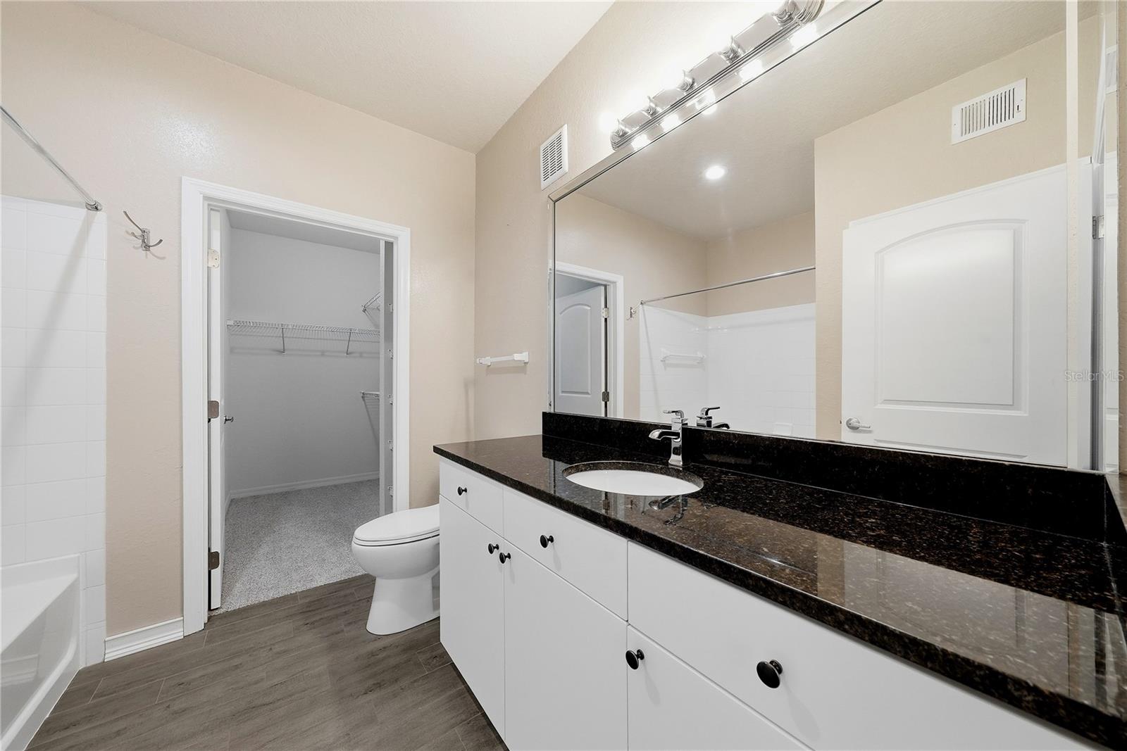 VILLA SONOMA AT INTERNATIONAL - Residential