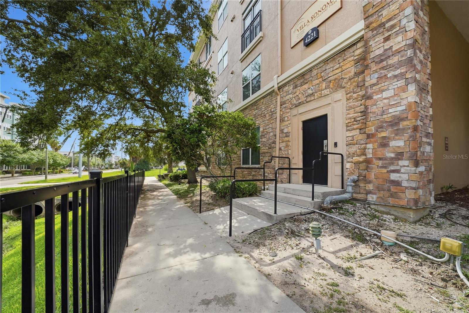 VILLA SONOMA AT INTERNATIONAL - Residential