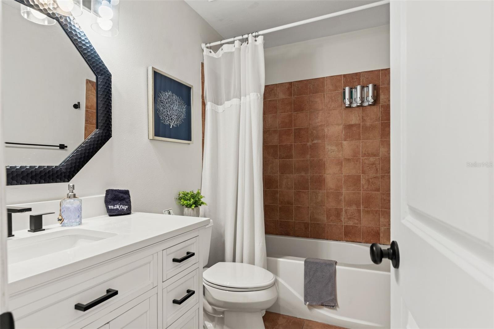 EDGEMERE - Residential Income