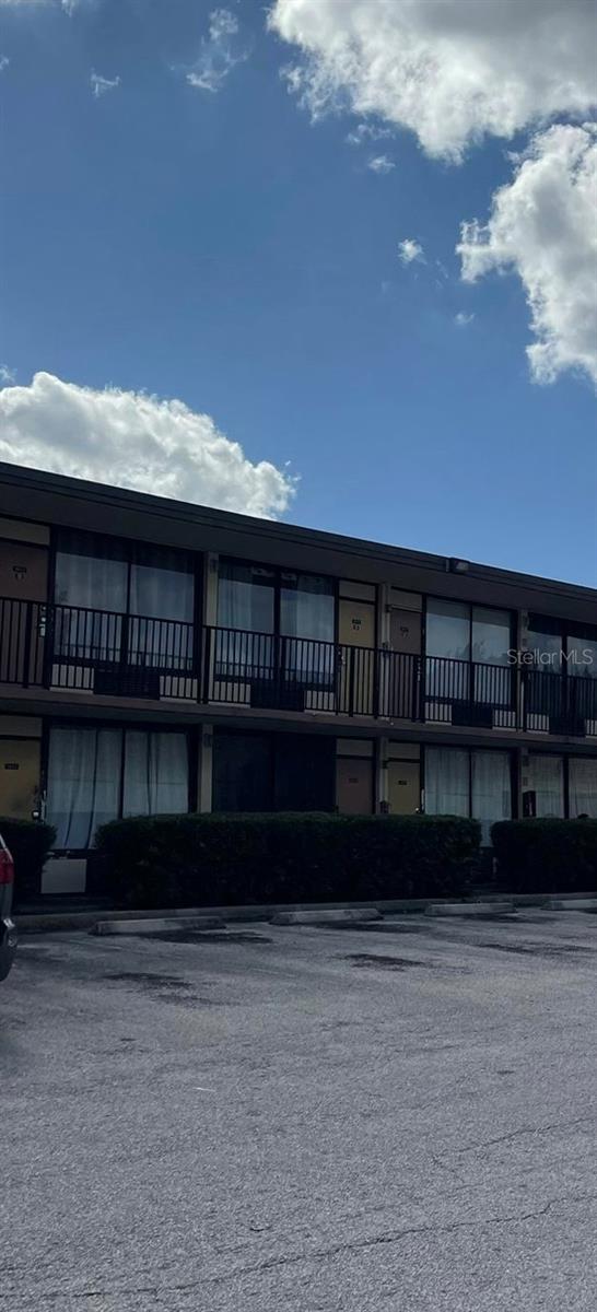 SANDLAKE COURTYARDS CONDO 5901/3515 - Residential