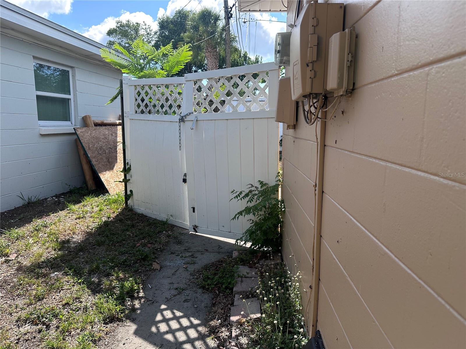 ORANGE LAKE VILLAGE - Residential Lease