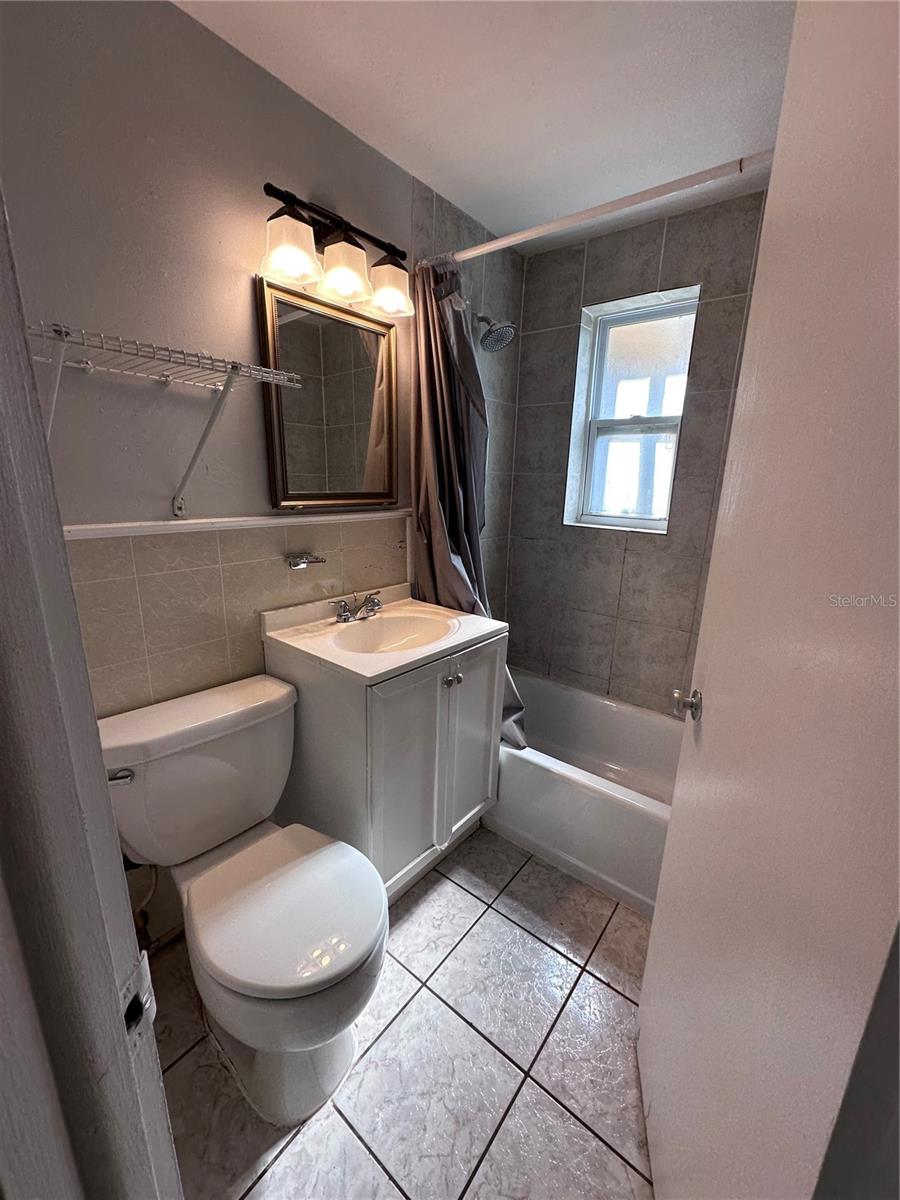 ORANGE LAKE VILLAGE - Residential Lease