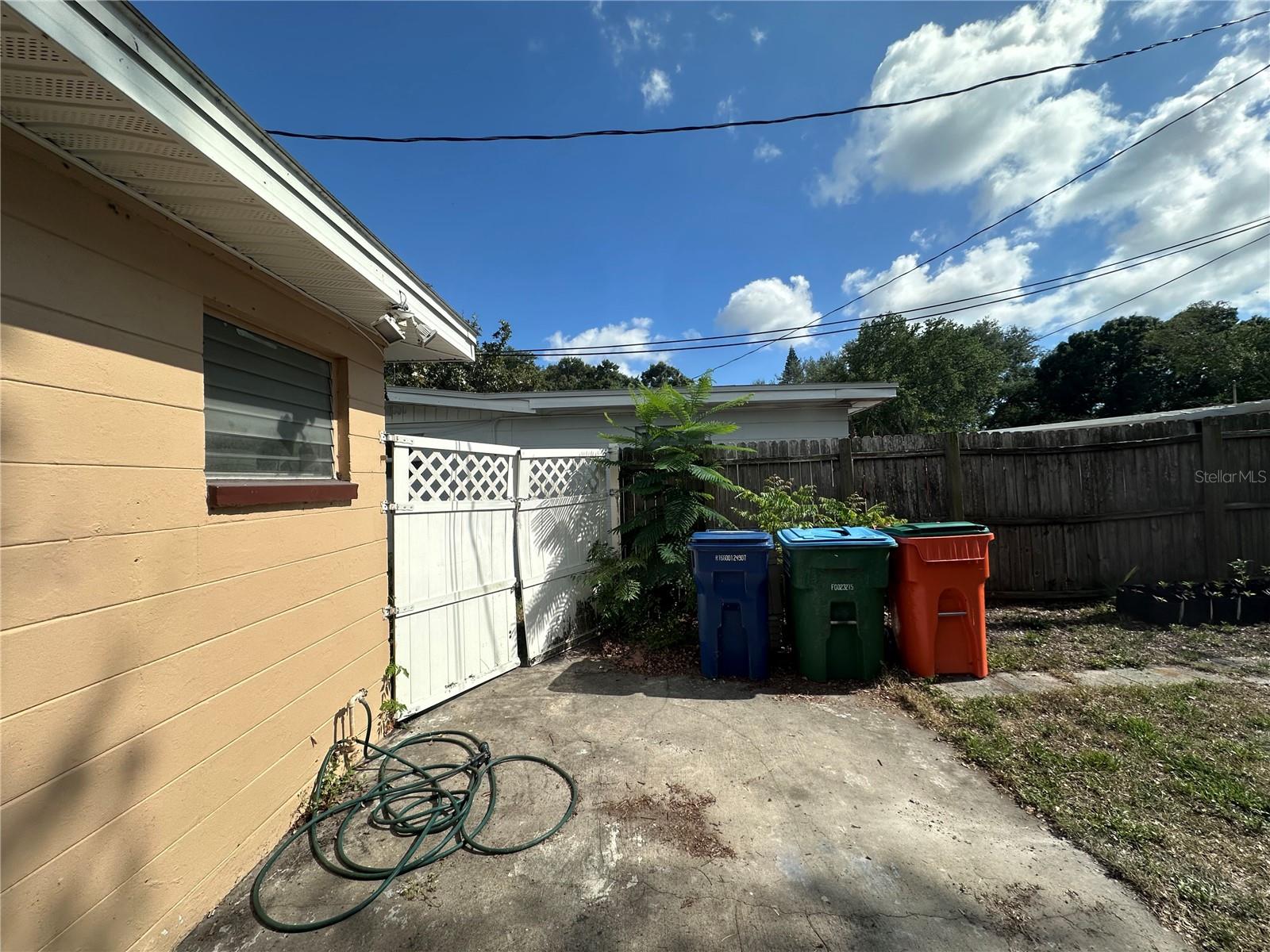 ORANGE LAKE VILLAGE - Residential Lease
