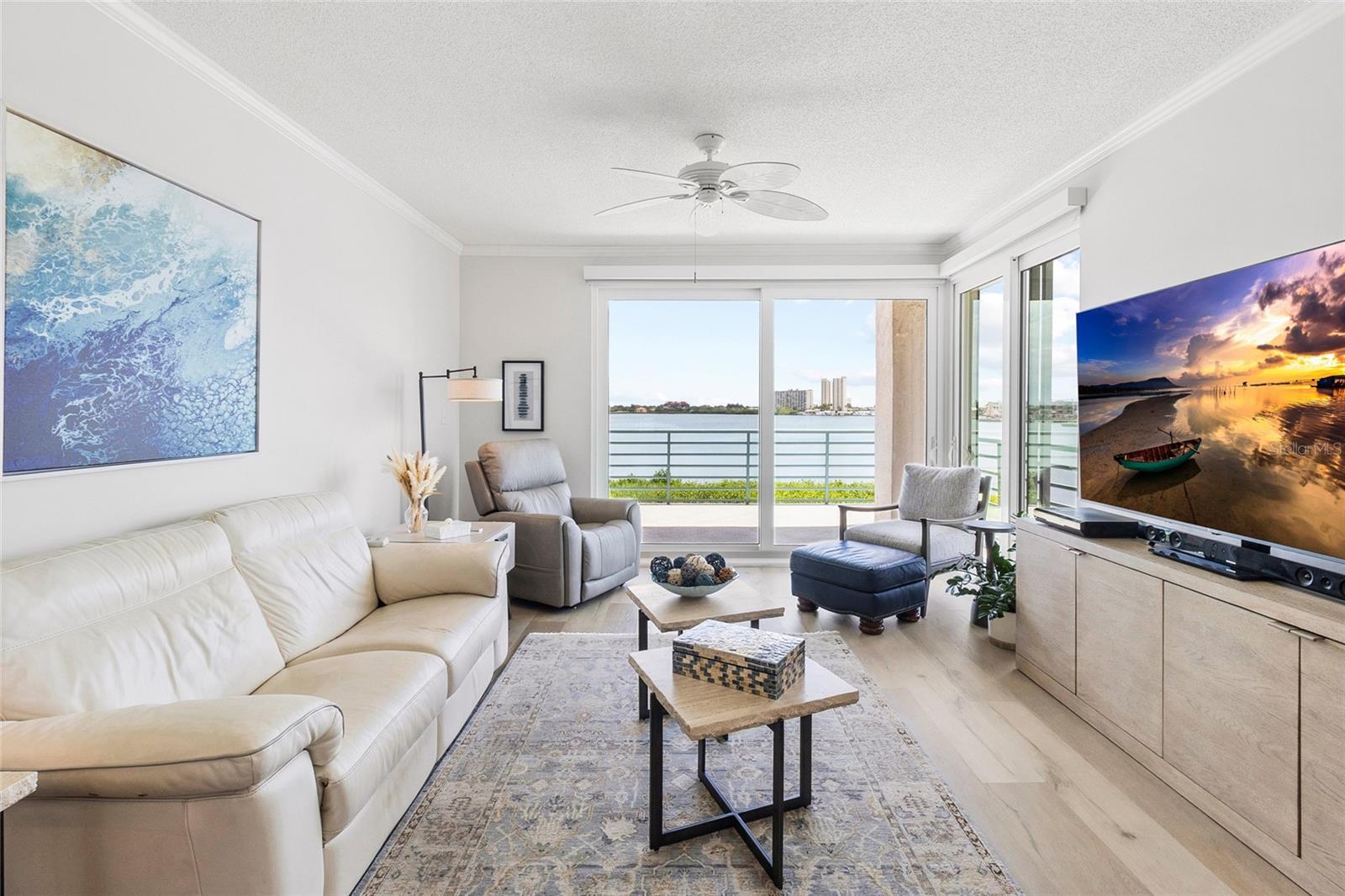 CORAL POINTE - Residential