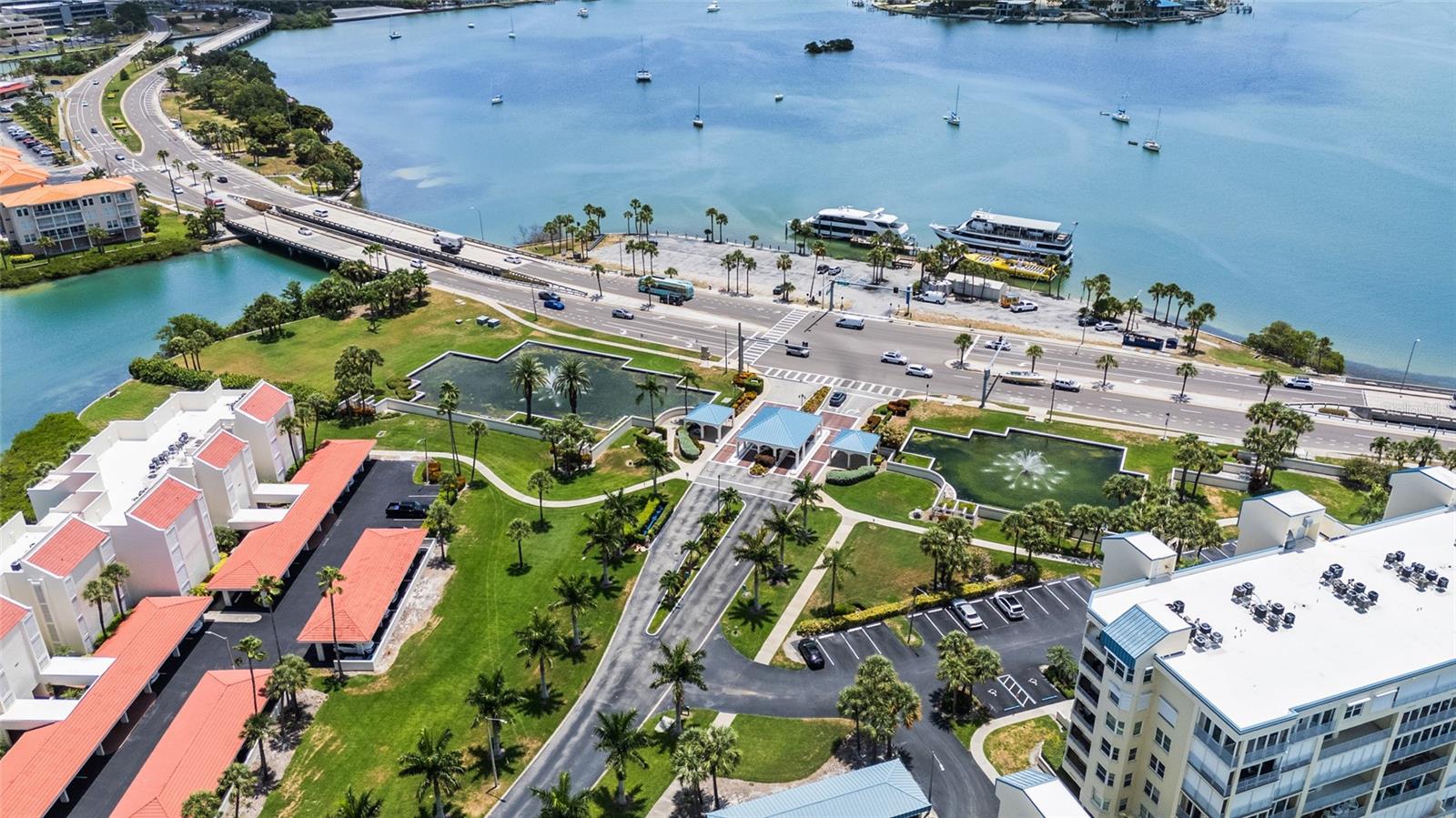 CORAL POINTE - Residential