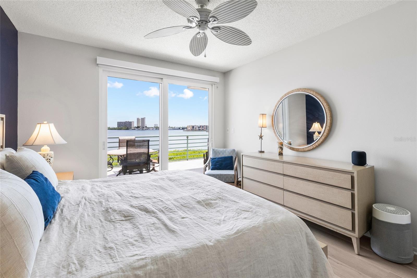 CORAL POINTE - Residential