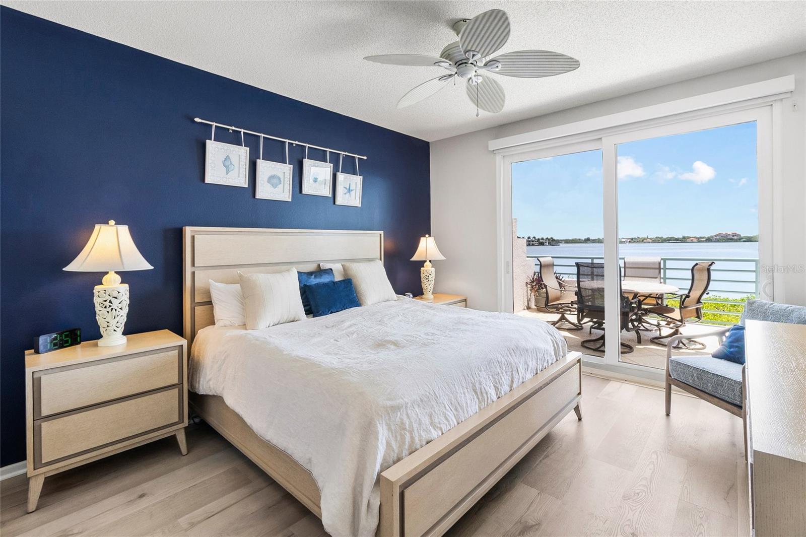 CORAL POINTE - Residential