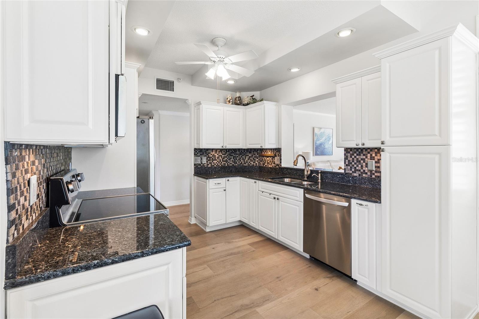 CORAL POINTE - Residential