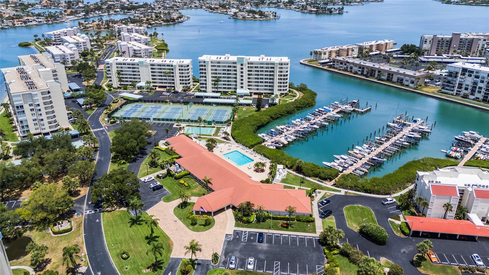 CORAL POINTE - Residential