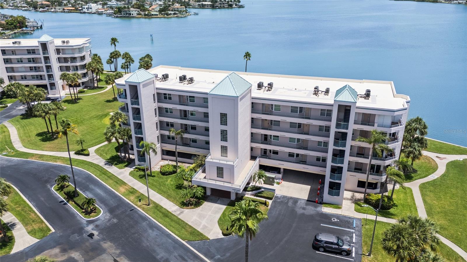 CORAL POINTE - Residential