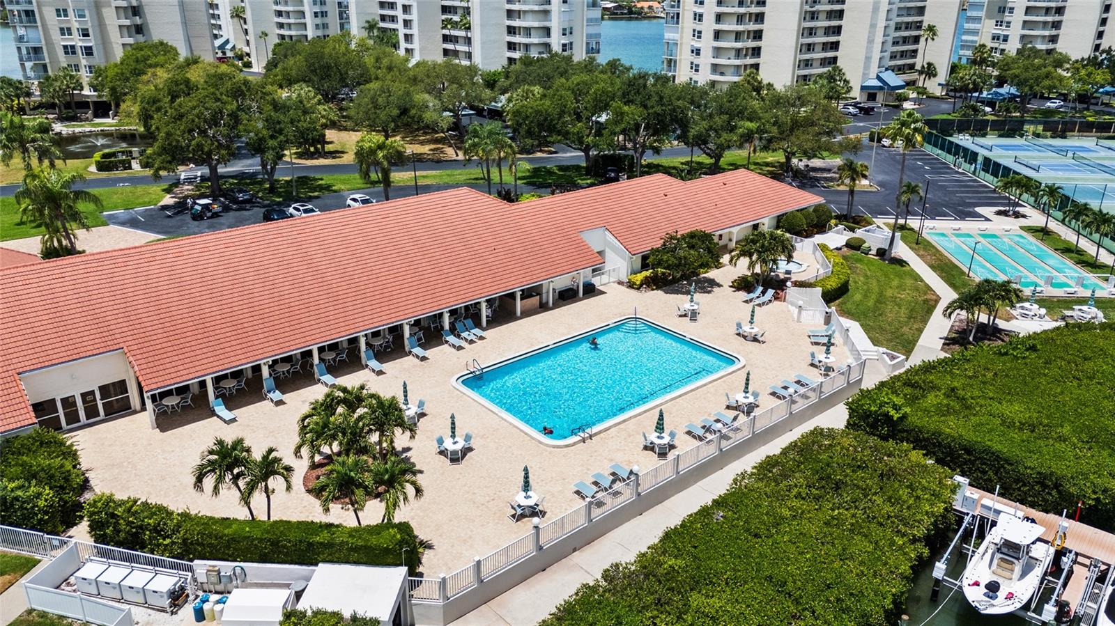 CORAL POINTE - Residential