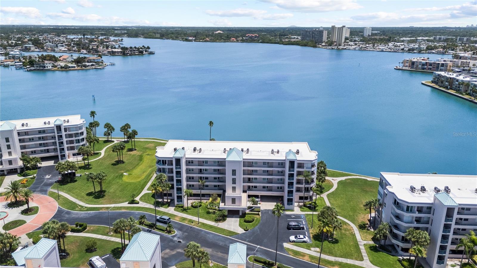 CORAL POINTE - Residential