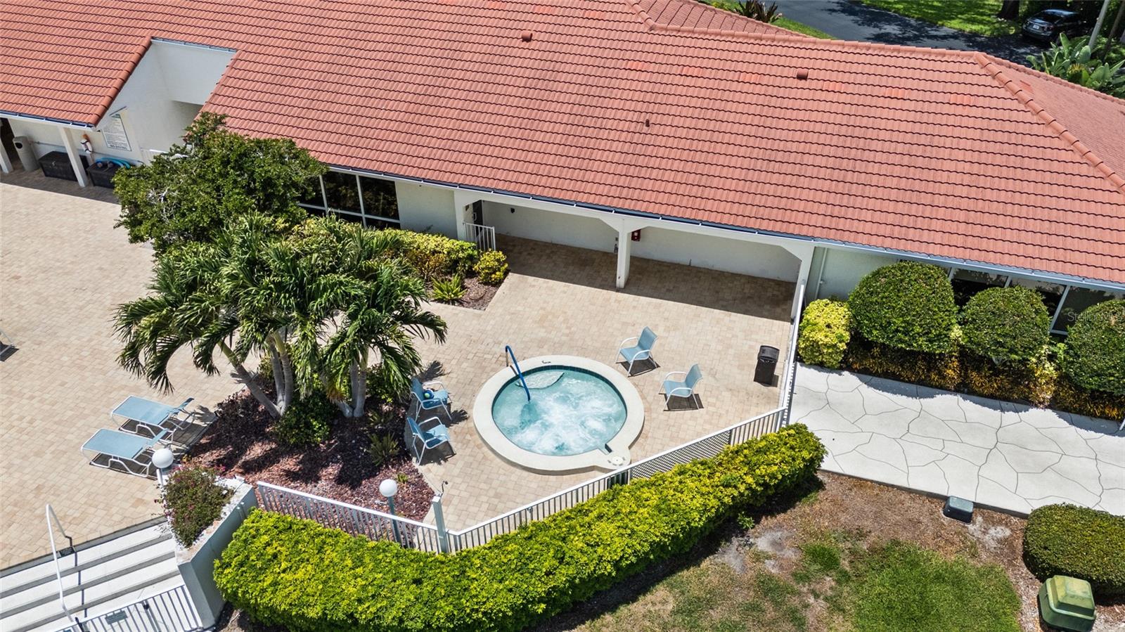 CORAL POINTE - Residential