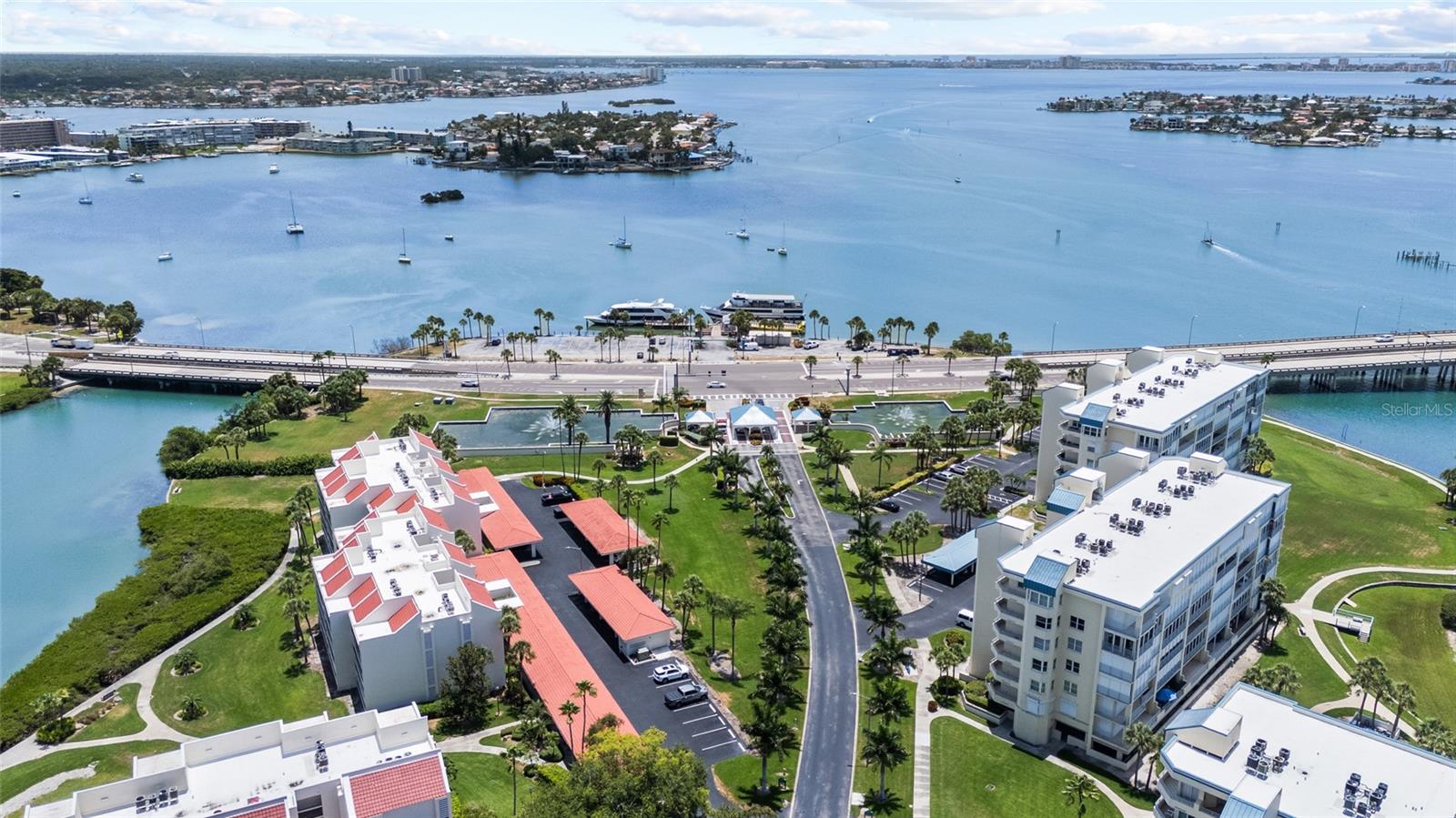 CORAL POINTE - Residential