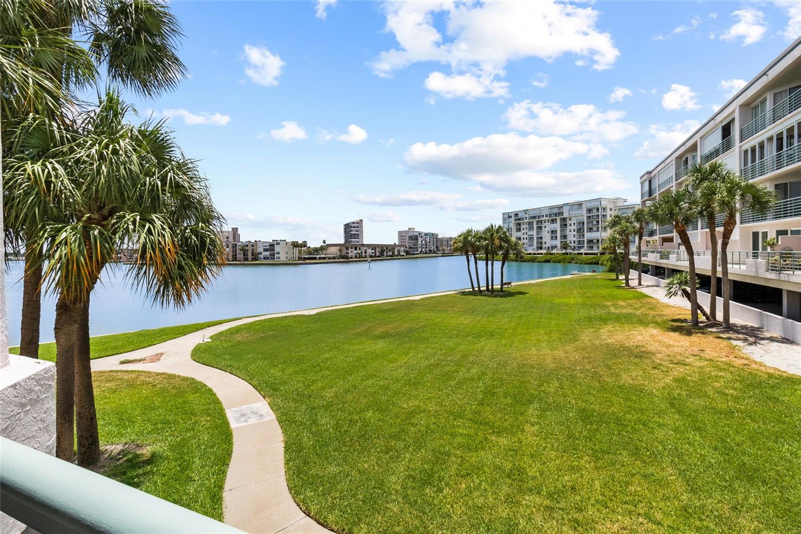 CORAL POINTE - Residential