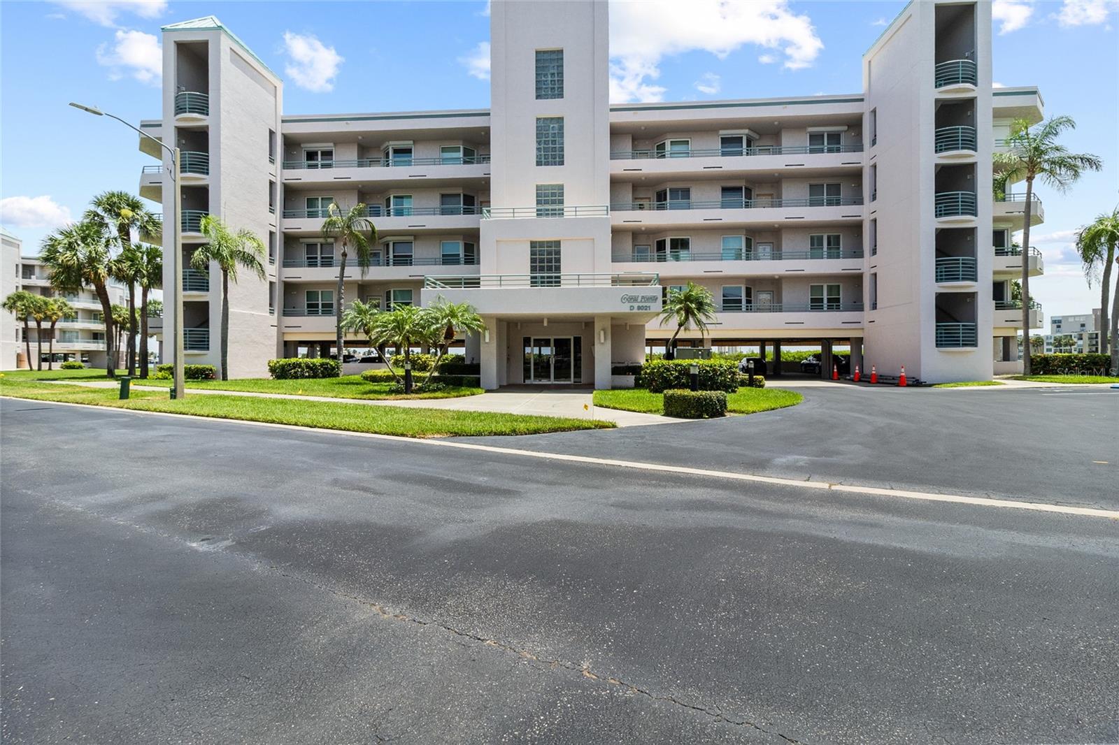 CORAL POINTE - Residential